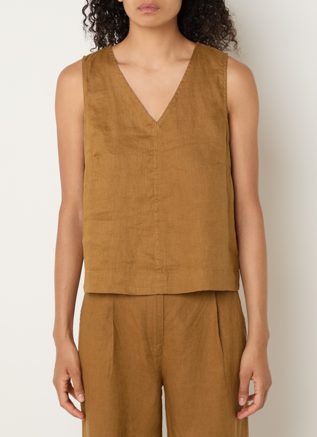 Benetton Mouwloze top in linnenblend met V-hals - detail 3 camel