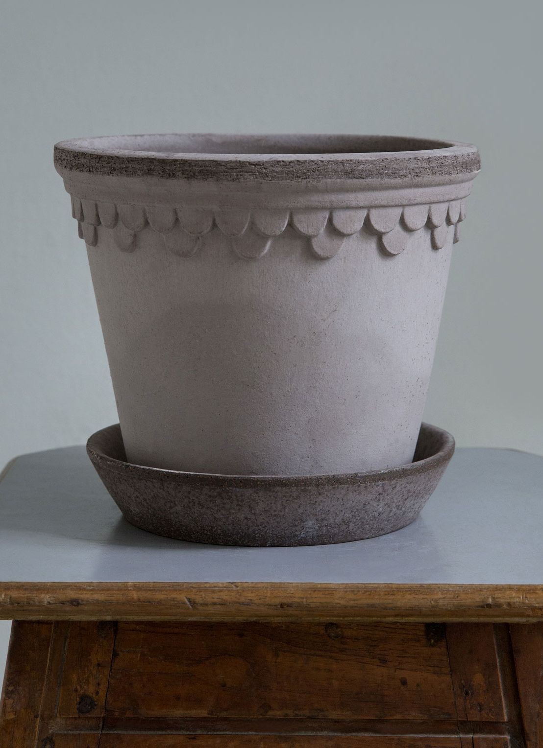 Bergs Potter Københavner Raw bloempot voor binnen Ø16 cm - achterkant 4 grijs
