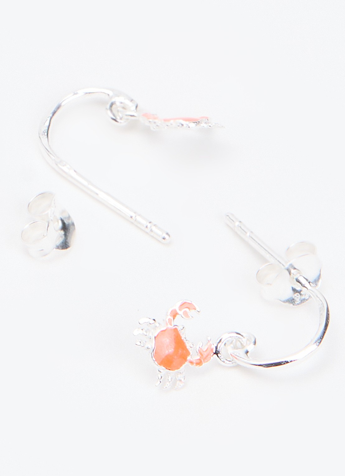 Bibi Camille Crab oorstekers van zilver - detail zilver