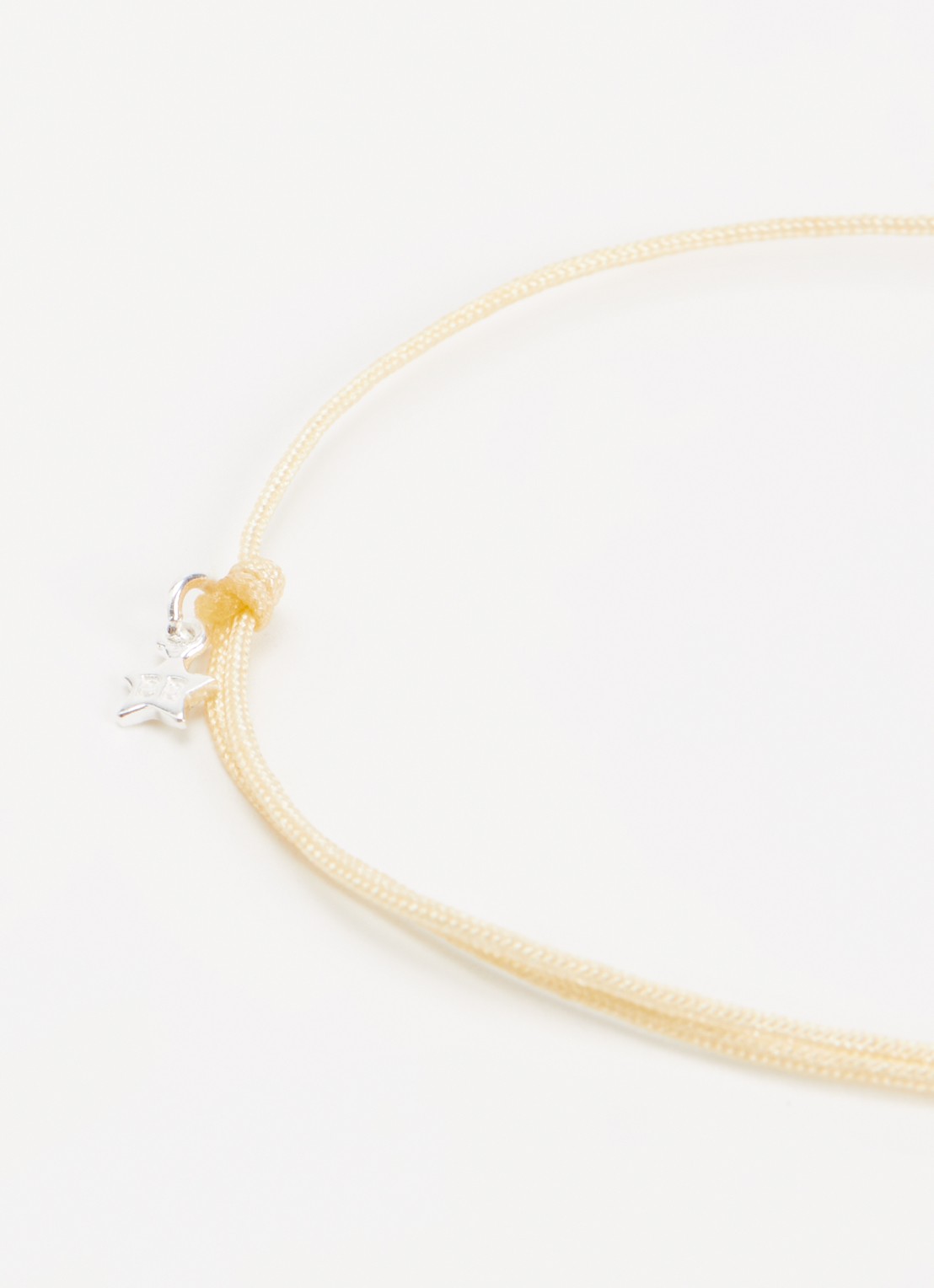Bibi Camille Mini Smile Rope armband met bedel - detail 2 beige