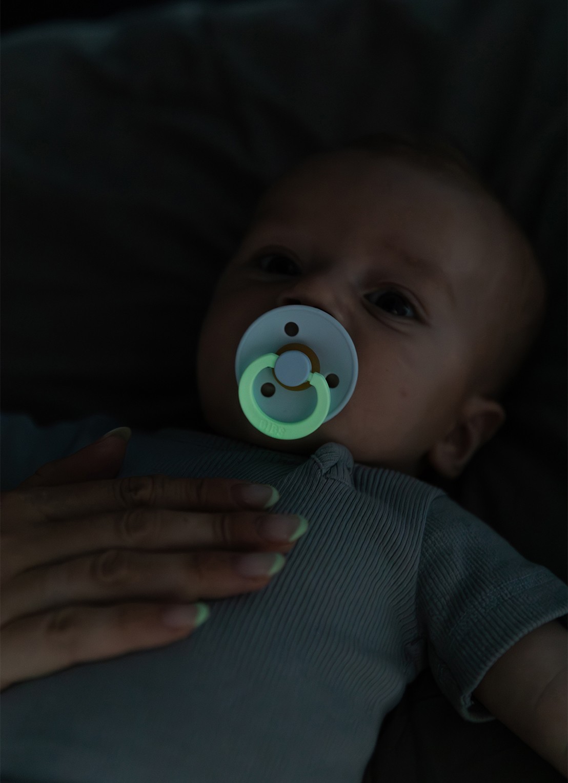 BIBS Glow In The Dark fopspeen 2-pack  - voorkant 3 multicolor