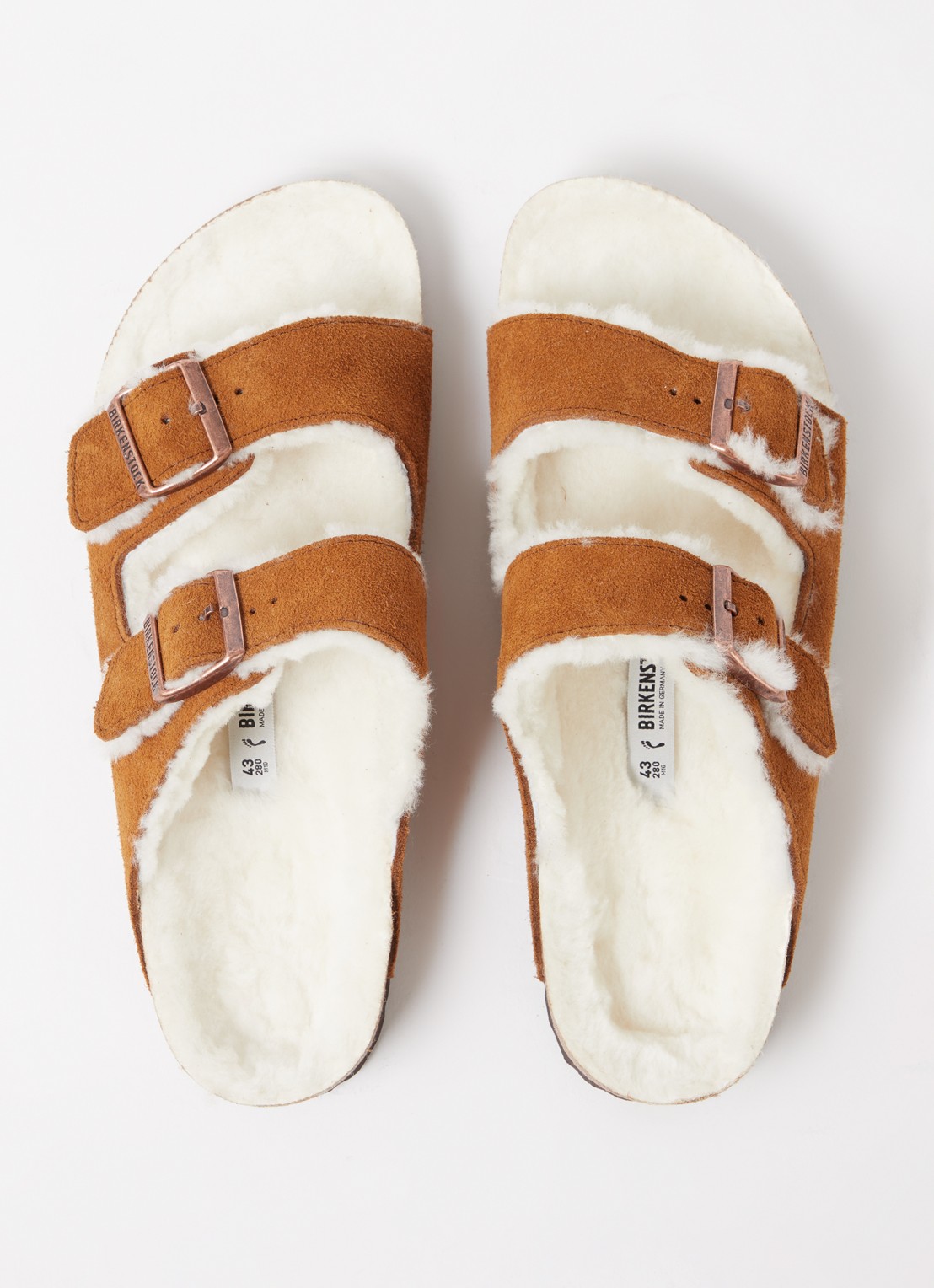 Birkenstock Arizona slipper met voering van lamswol - detail 3 cognac