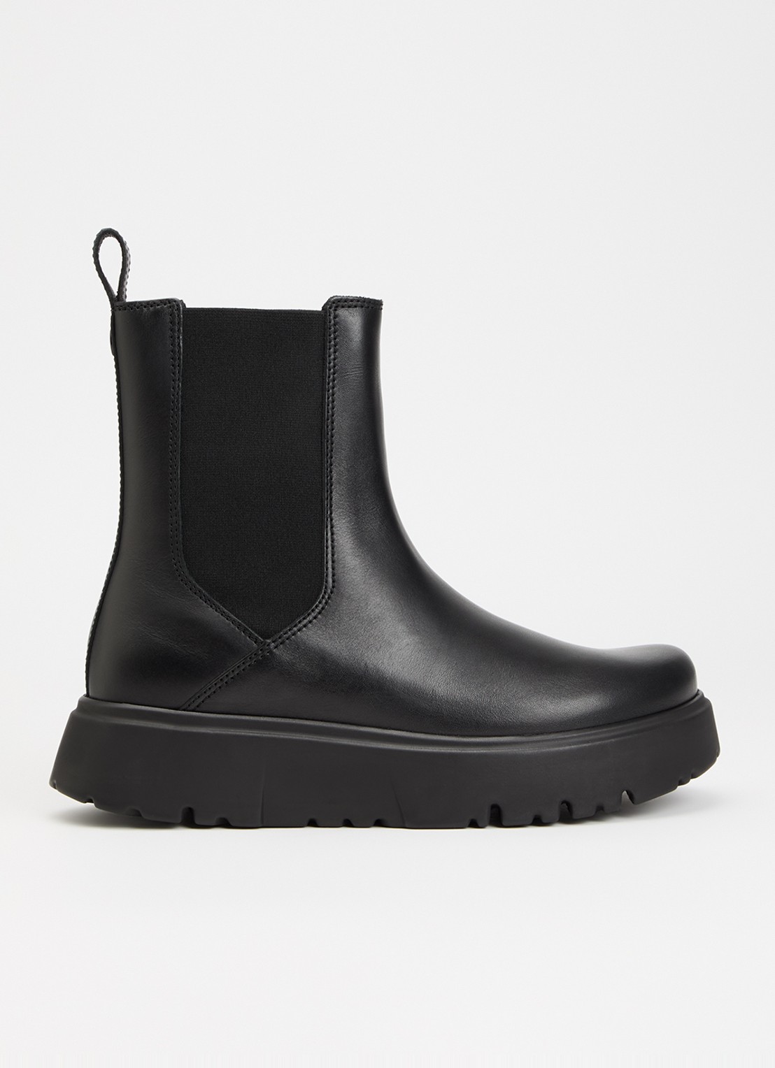 Birkenstock Narrow Fit Theda chelsea boot van leer met plateauzool - voorkant 3 zwart