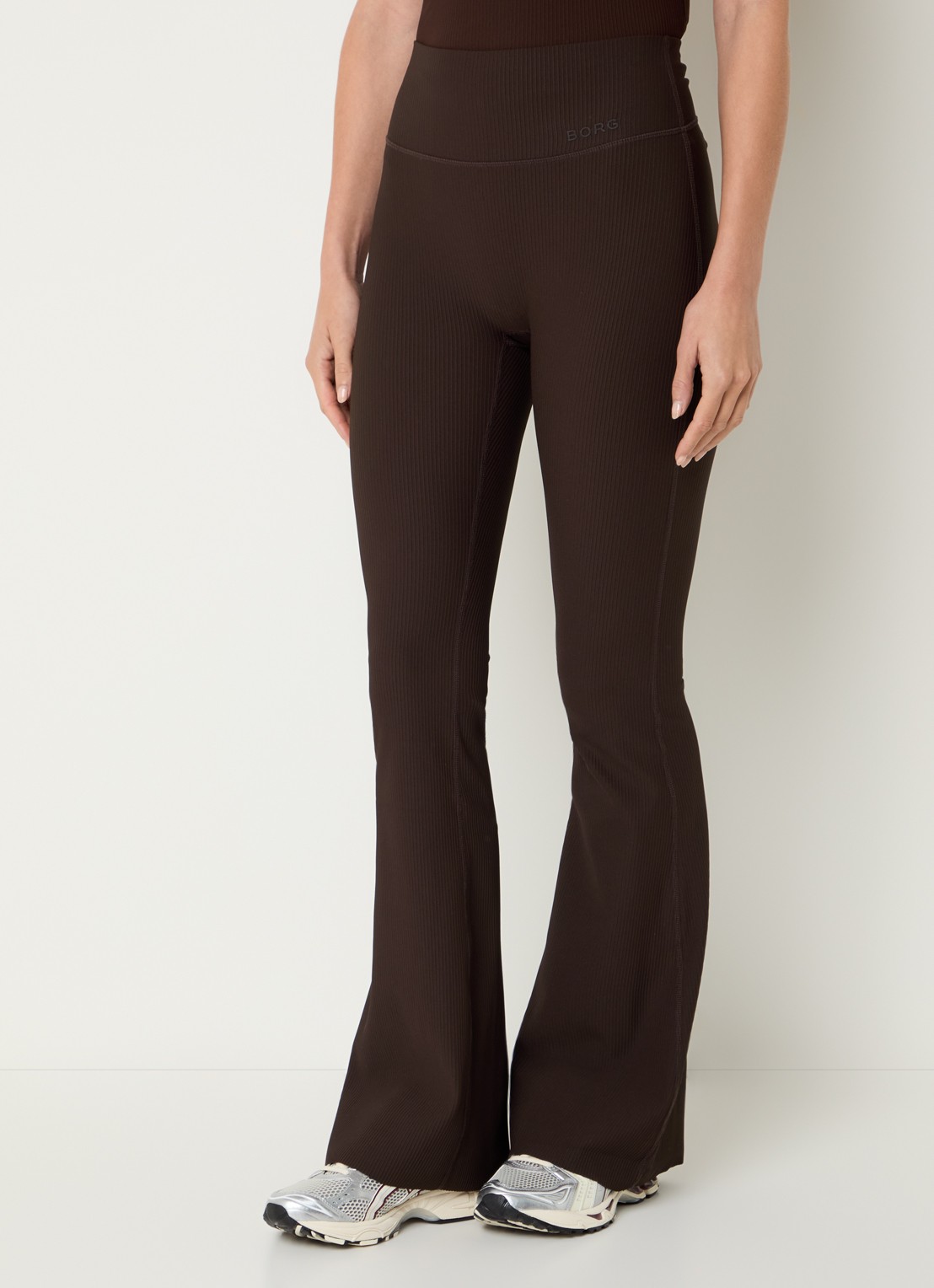 Björn Borg Studio high waist flared fit trainingslegging met ribstructuur - detail bruin