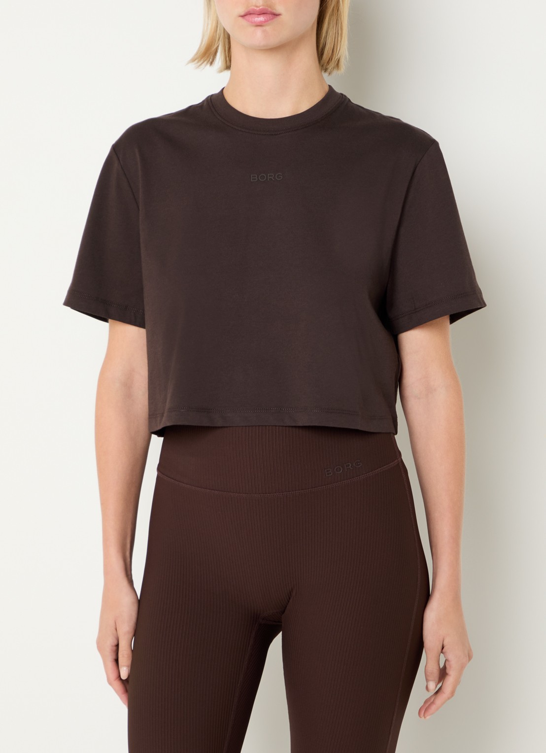 Björn Borg Studio Oversized cropped T-shirt met logo - detail donkerbruin
