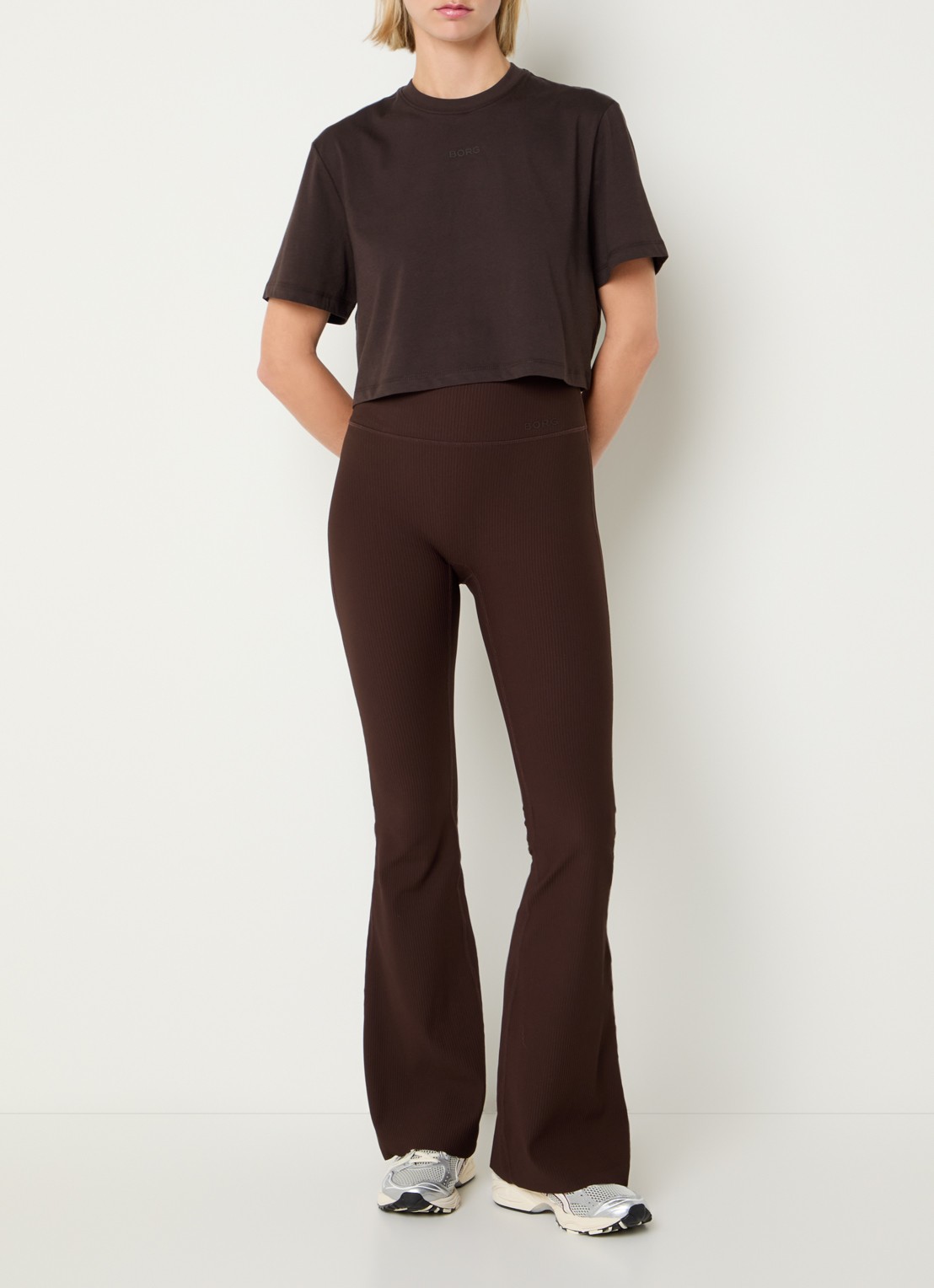 Björn Borg Studio Oversized cropped T-shirt met logo - voorkant 4 donkerbruin