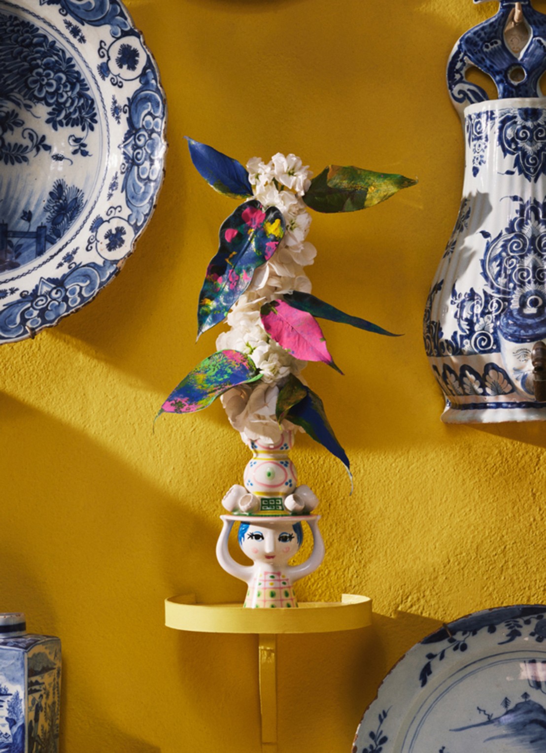 Bjørn Wiinblad Dame met hoed kandelaar 16 cm  - detail 4 geel