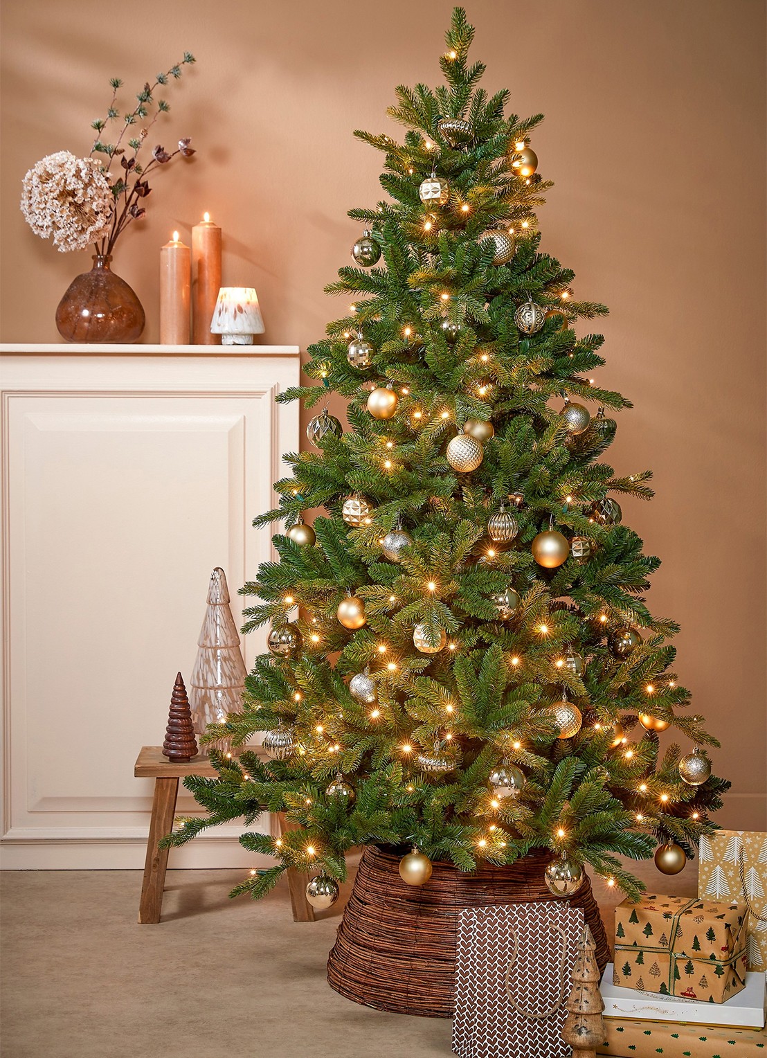 Black box Brampton kunstkerstboom met LED verlichting 230 cm - voorkant 3 groen