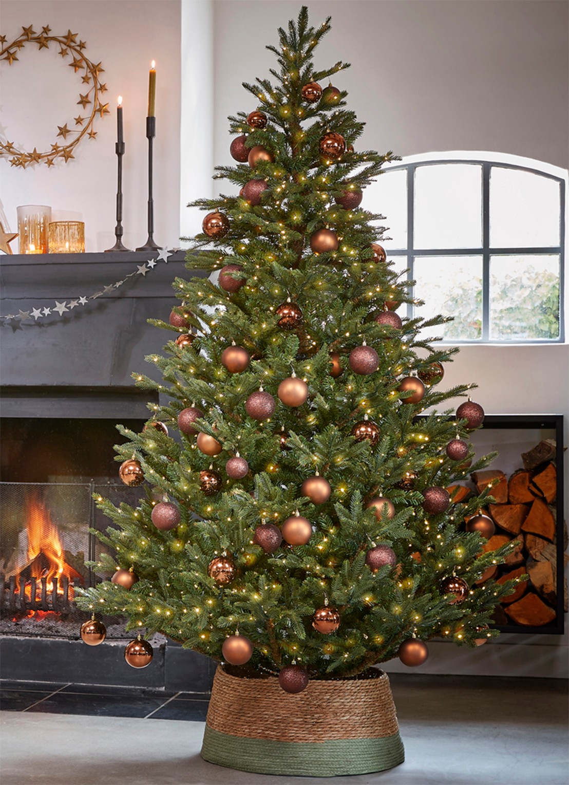 Black box Frasier kunstkerstboom met LED verlichting 215 cm - voorkant 3 groen