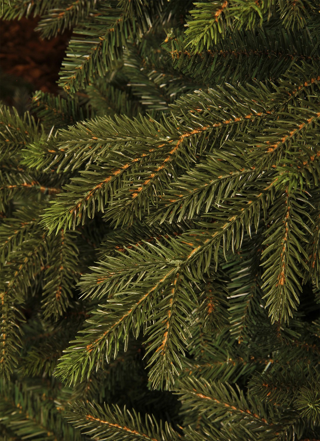 Black box Macallan kunstkerstboom met LED verlichting 215 cm - detail groen