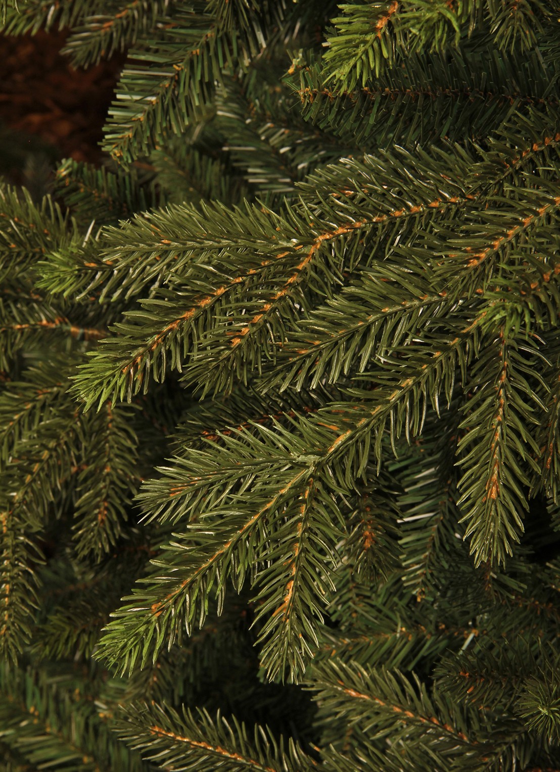 Black box Macallan kunstkerstboom met LED verlichting 230 cm - detail groen