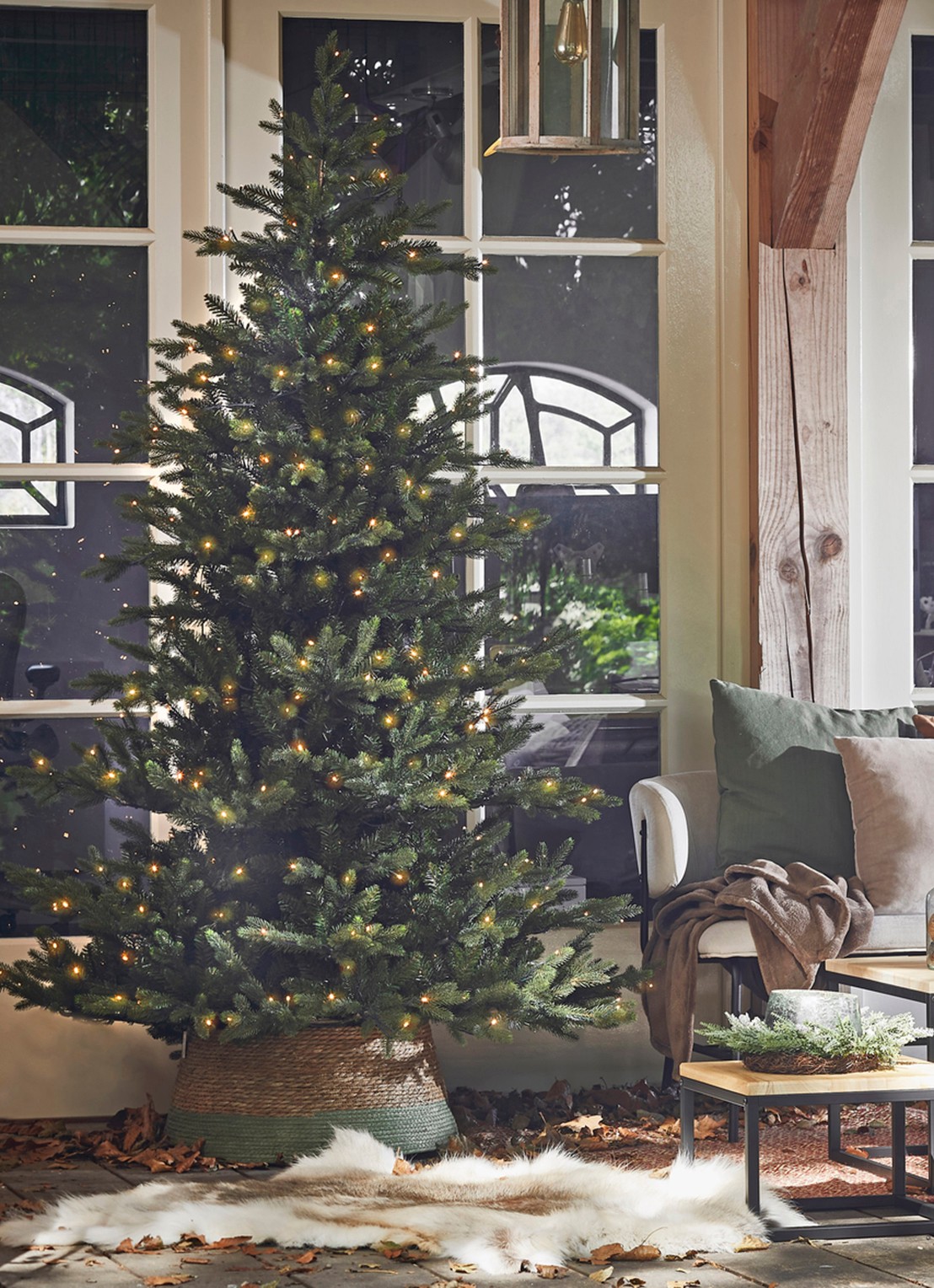 Black box Macallan kunstkerstboom met LED verlichting 230 cm - voorkant 4 groen