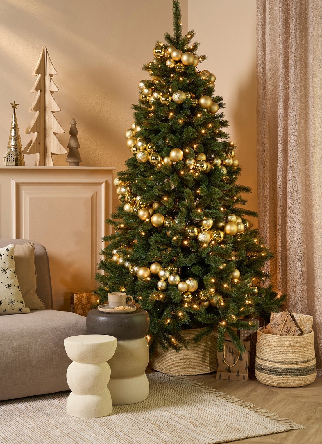 Black box Toronto kunstkerstboom met LED verlichting 185 cm - voorkant 2 donkergroen