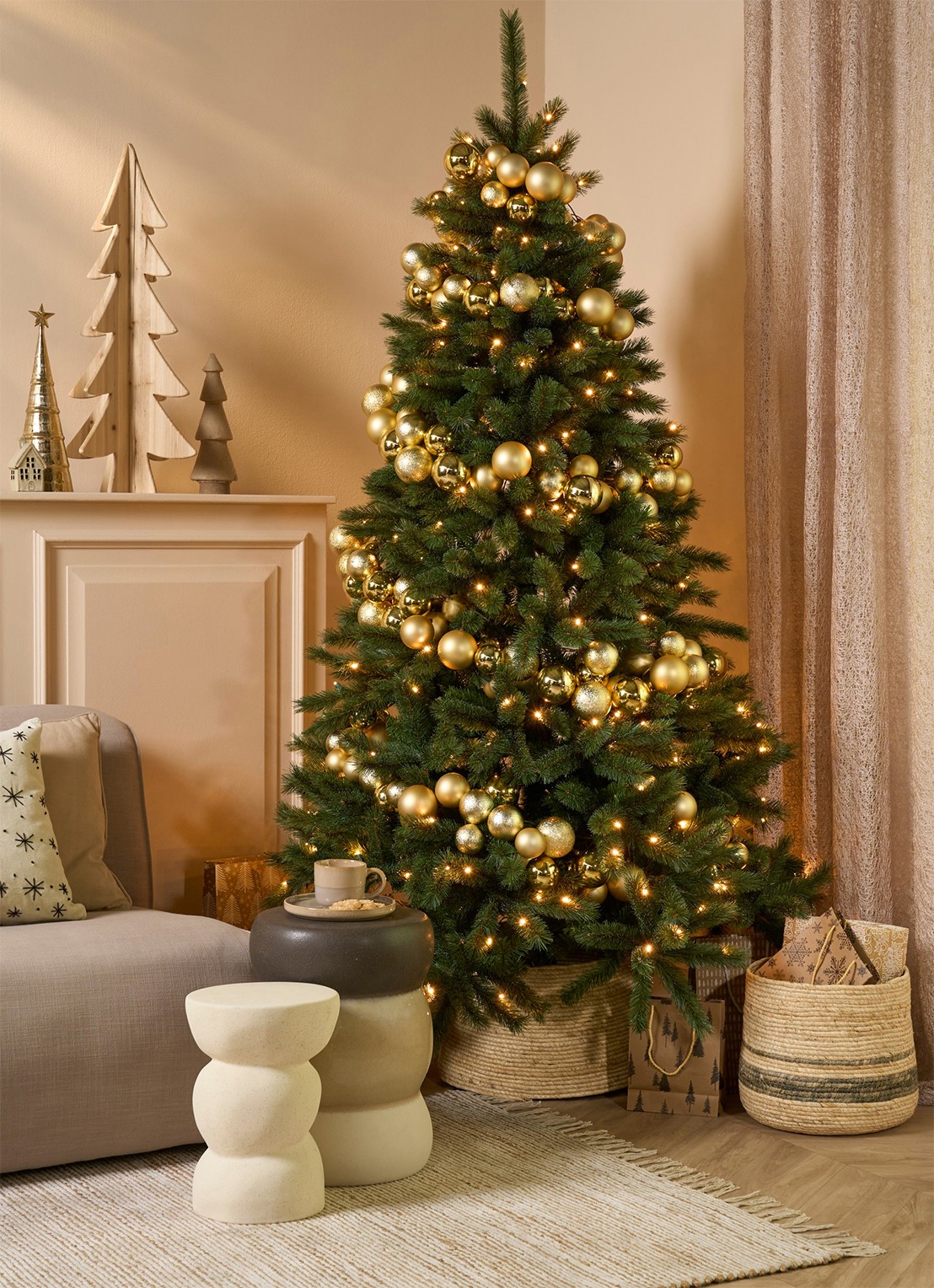Black box Toronto kunstkerstboom met LED verlichting 230 cm - voorkant 4 groen