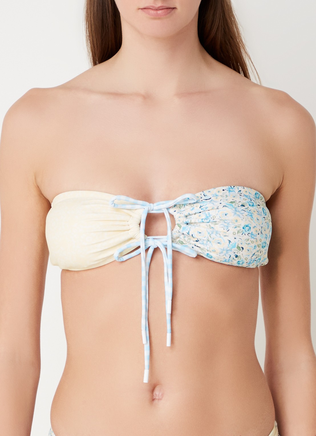 Blackbough Swim Alana bandeau bikinitop met uitneembare vulling en bloemenprint - detail 3 lichtgeel