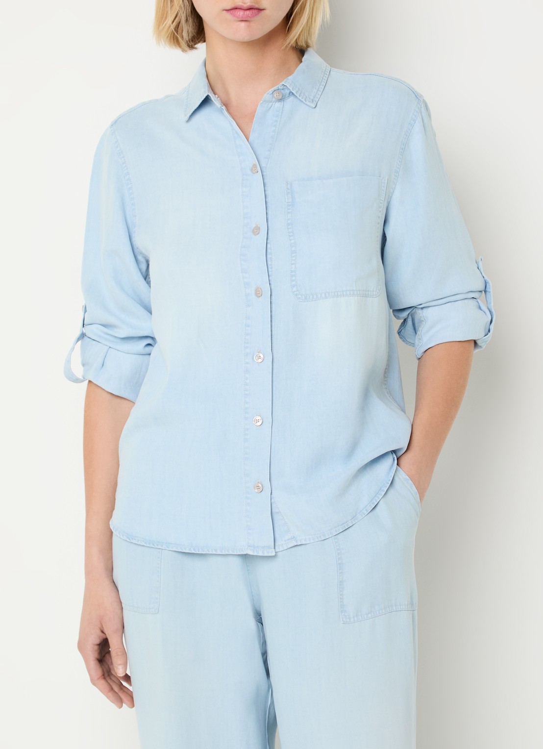 BLLMR Bodi blouse met borstzak - detail 4 lichtblauw