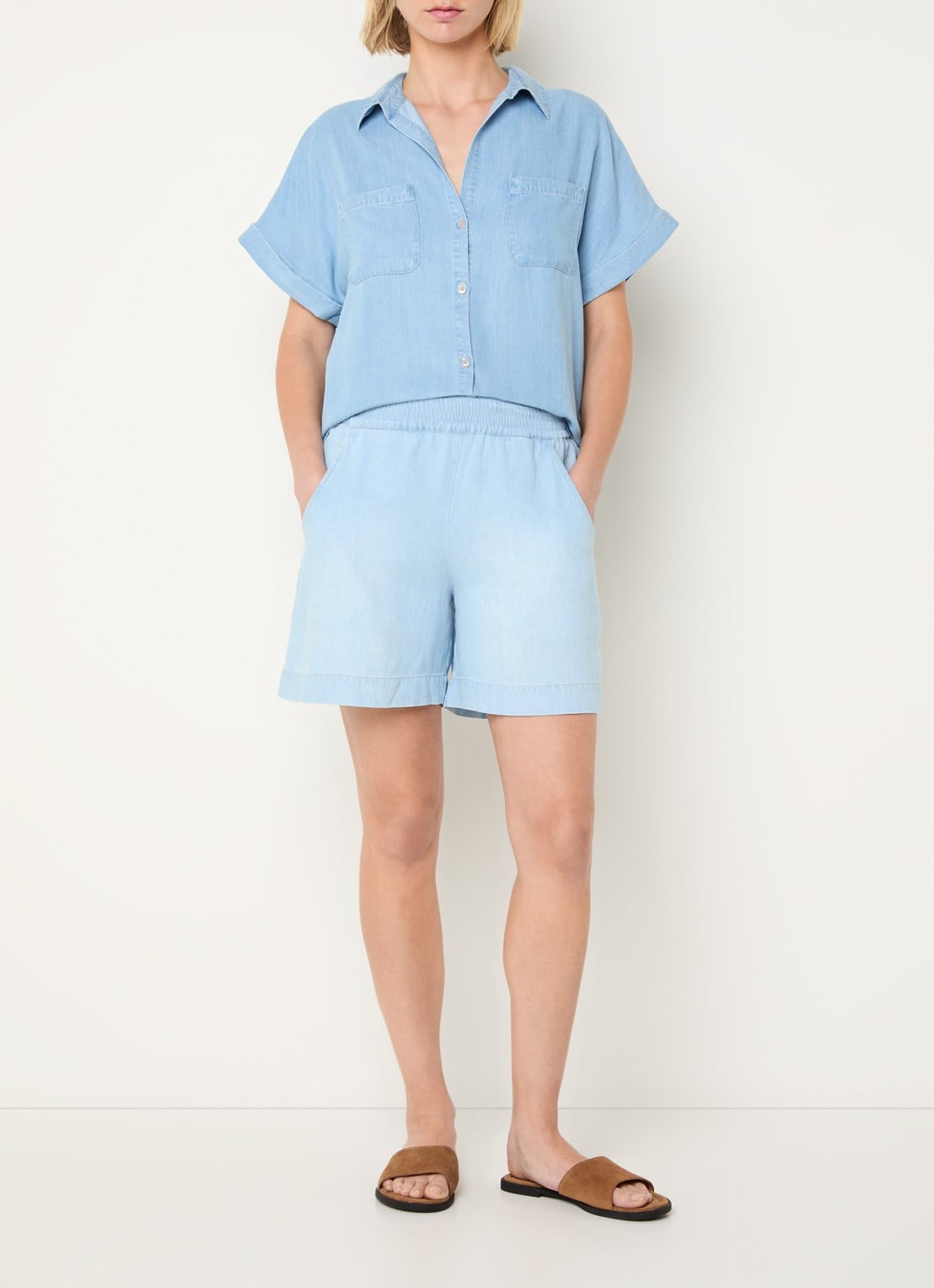 BLLMR Evy mid waist straight fit korte broek in linnenblend - voorkant 3 lichtblauw