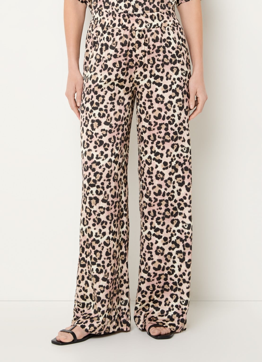BLLMR Harper high waist loose fit pantalon met panterprint en steekzakken - detail 4 lichtbruin