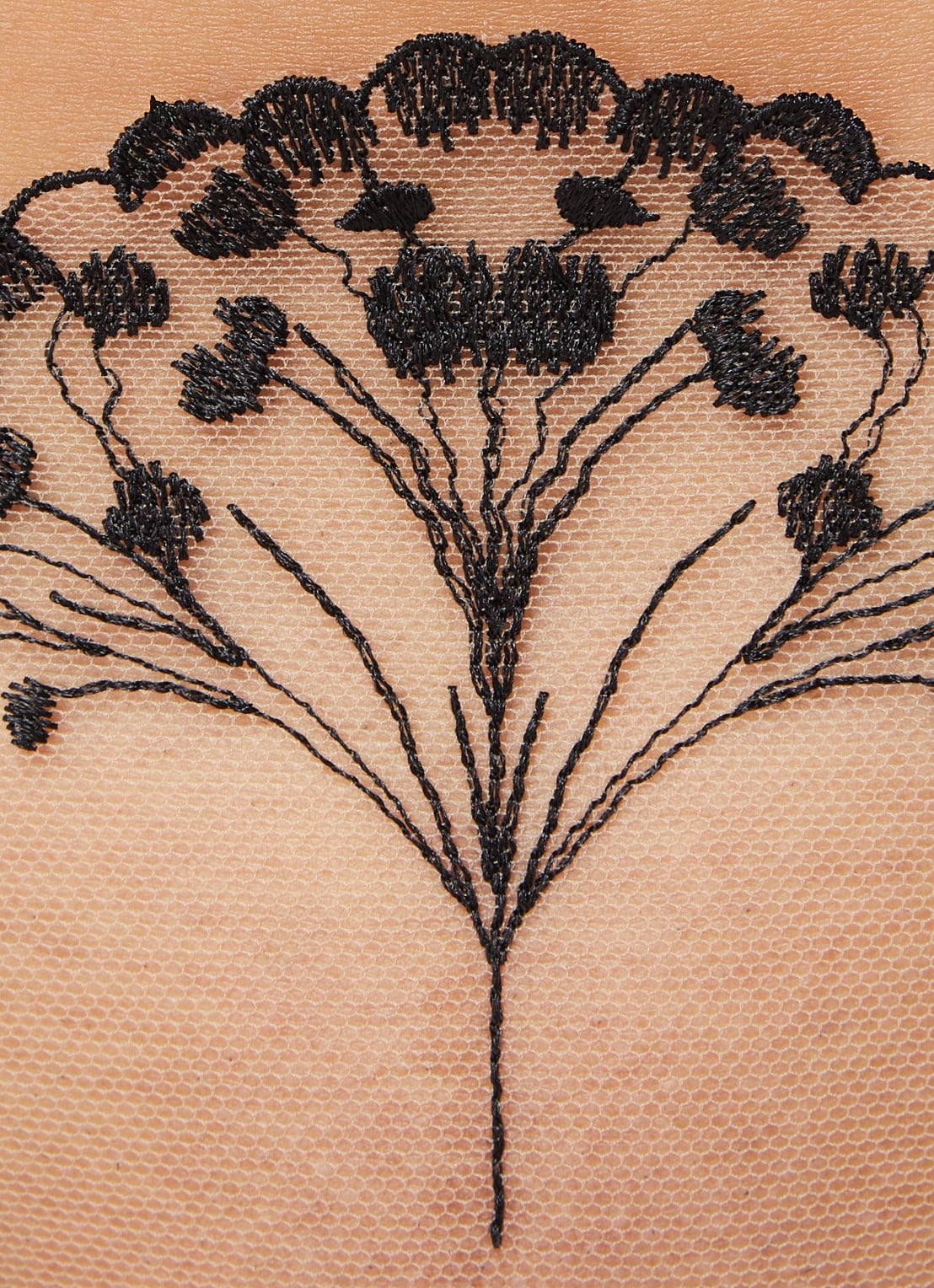Bluebella Marisa string met borduring - detail 2 zwart
