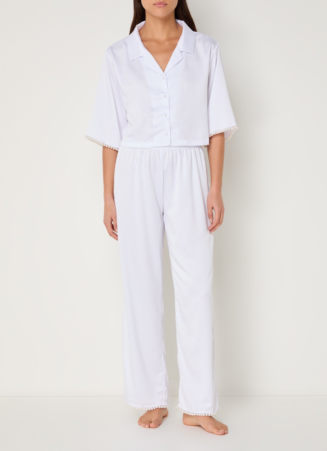 Bluebella Pyjamatop van satijn met imitatieparels - voorkant 4 wit