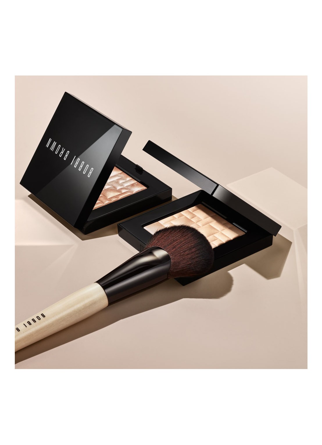Bobbi Brown Highlighting Powder - highlighter - voorkant 7 chestnut glow