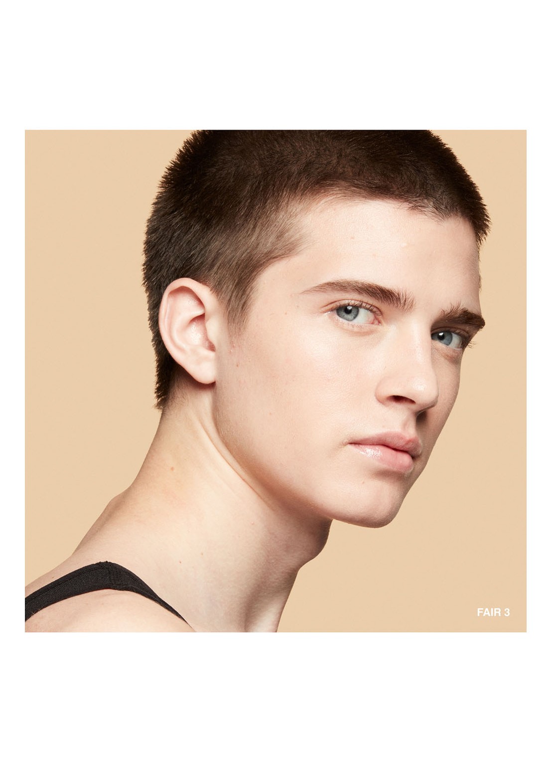 Bobbi Brown Vitamin Skin Tint SPF 15 - getinte dagcréme - detail 4 fair 3