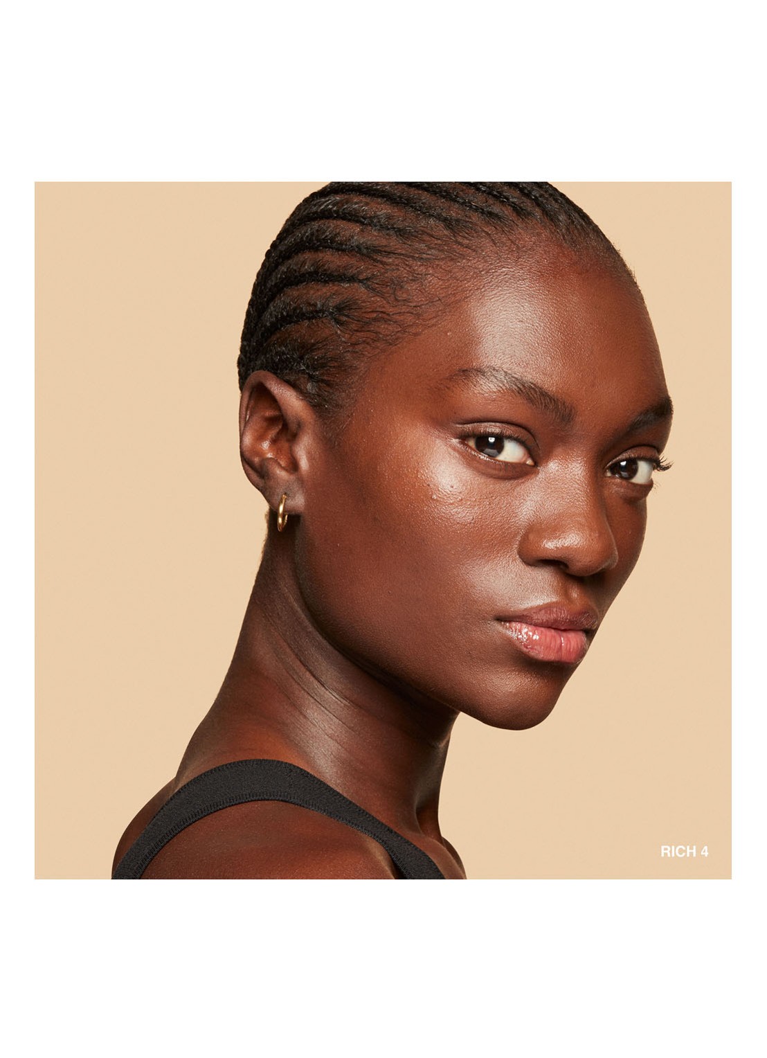 Bobbi Brown Vitamin Skin Tint SPF 15 - getinte dagcréme - detail 6 rich 4