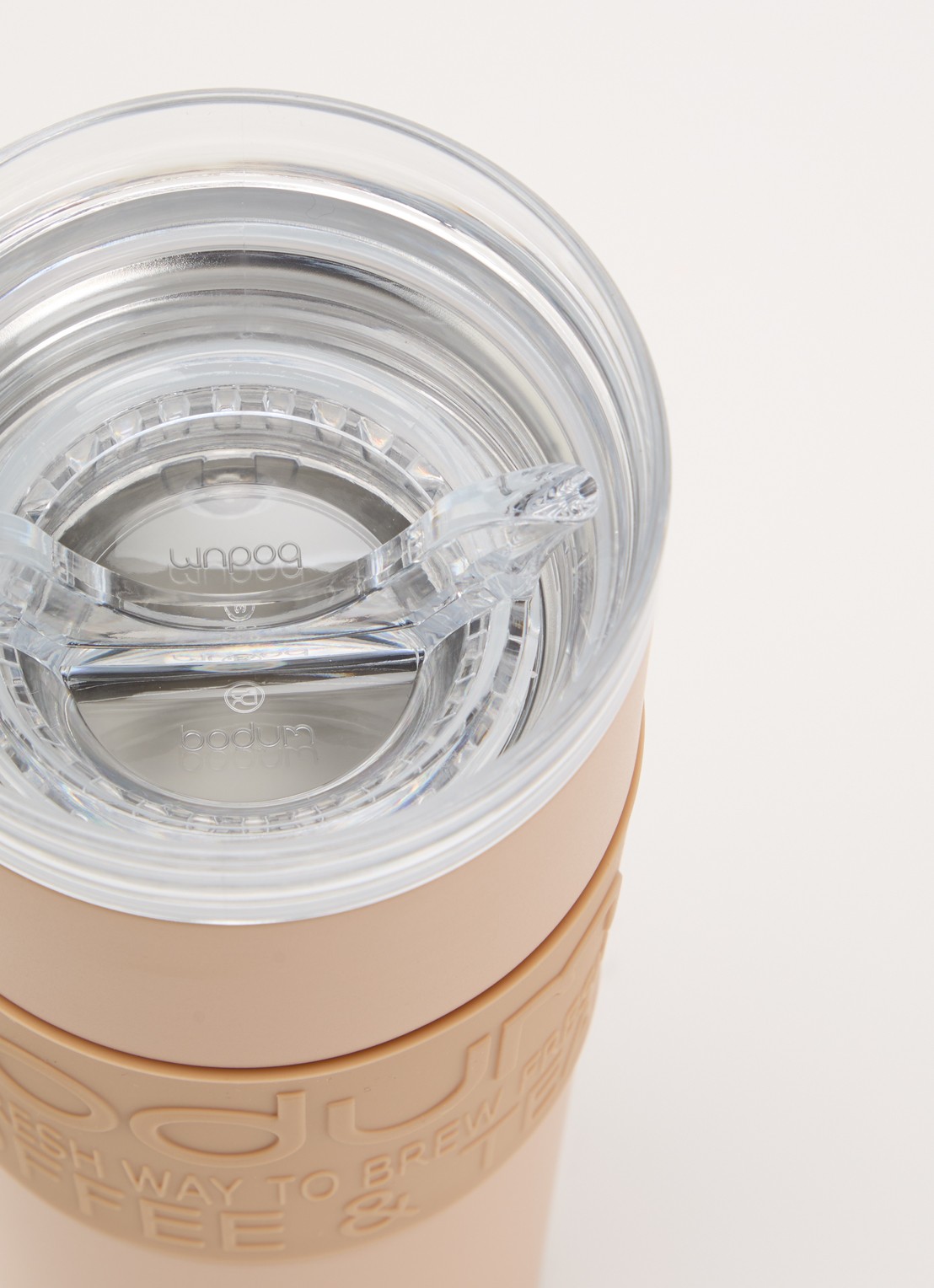 Bodum Travel Mug Vacuum thermosbeker 45 cl - voorkant 2 camel