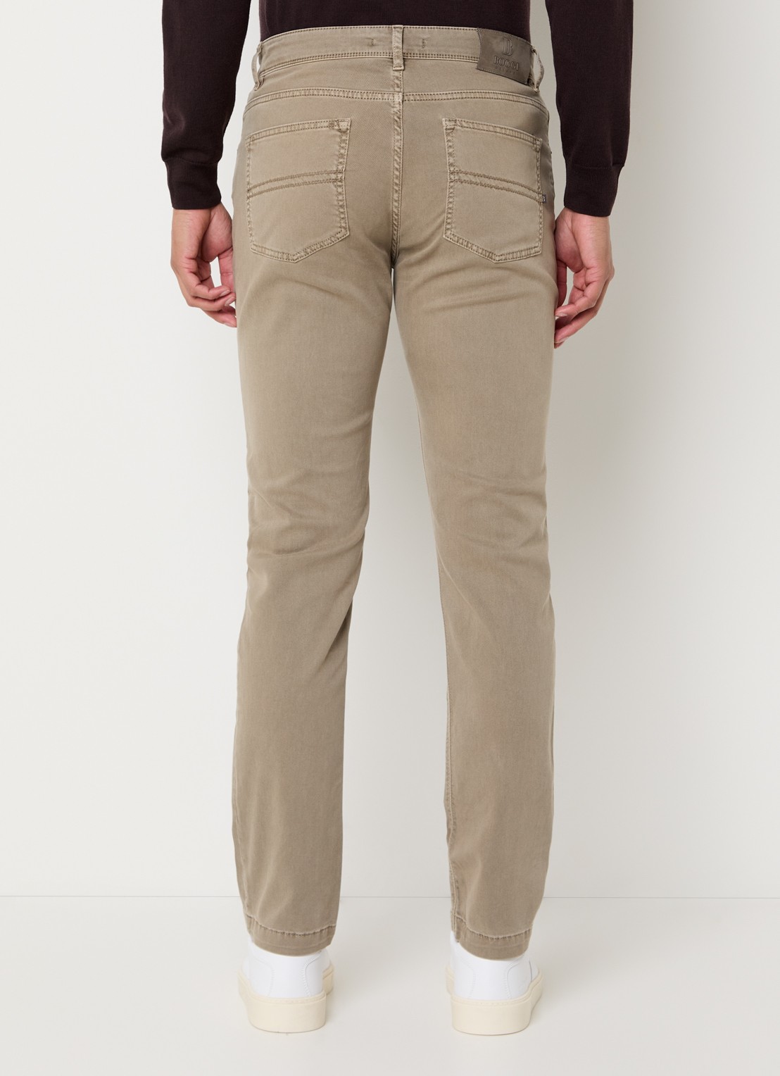 Boggi Milano Claude slim fit jeans met gekleurde wassing - achterkant 5 beige