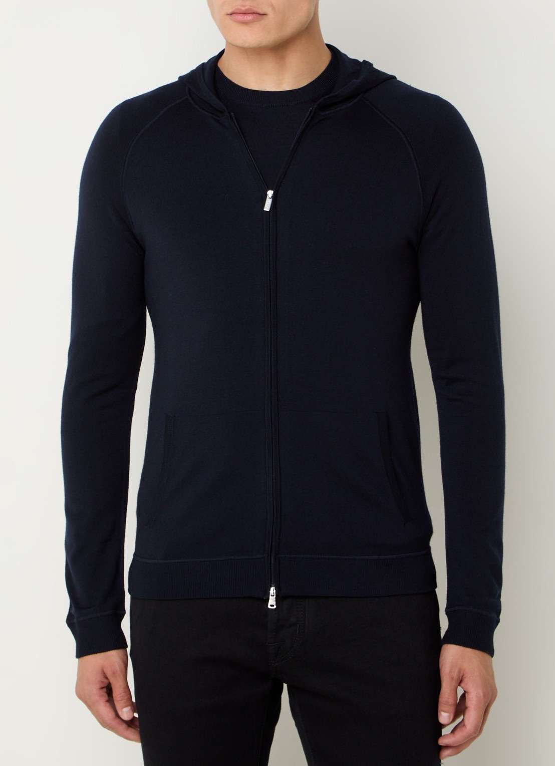 Boggi Milano Fijngebreid vest van wol met capuchon - detail donkerblauw