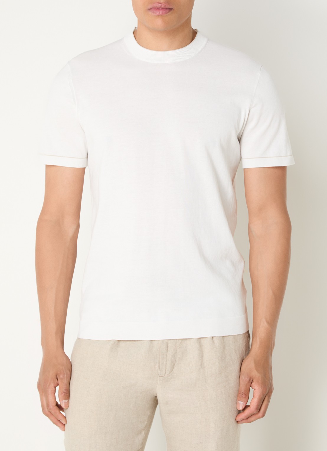 Boggi Milano Fijngebreide pullover met ronde hals - detail gebroken wit