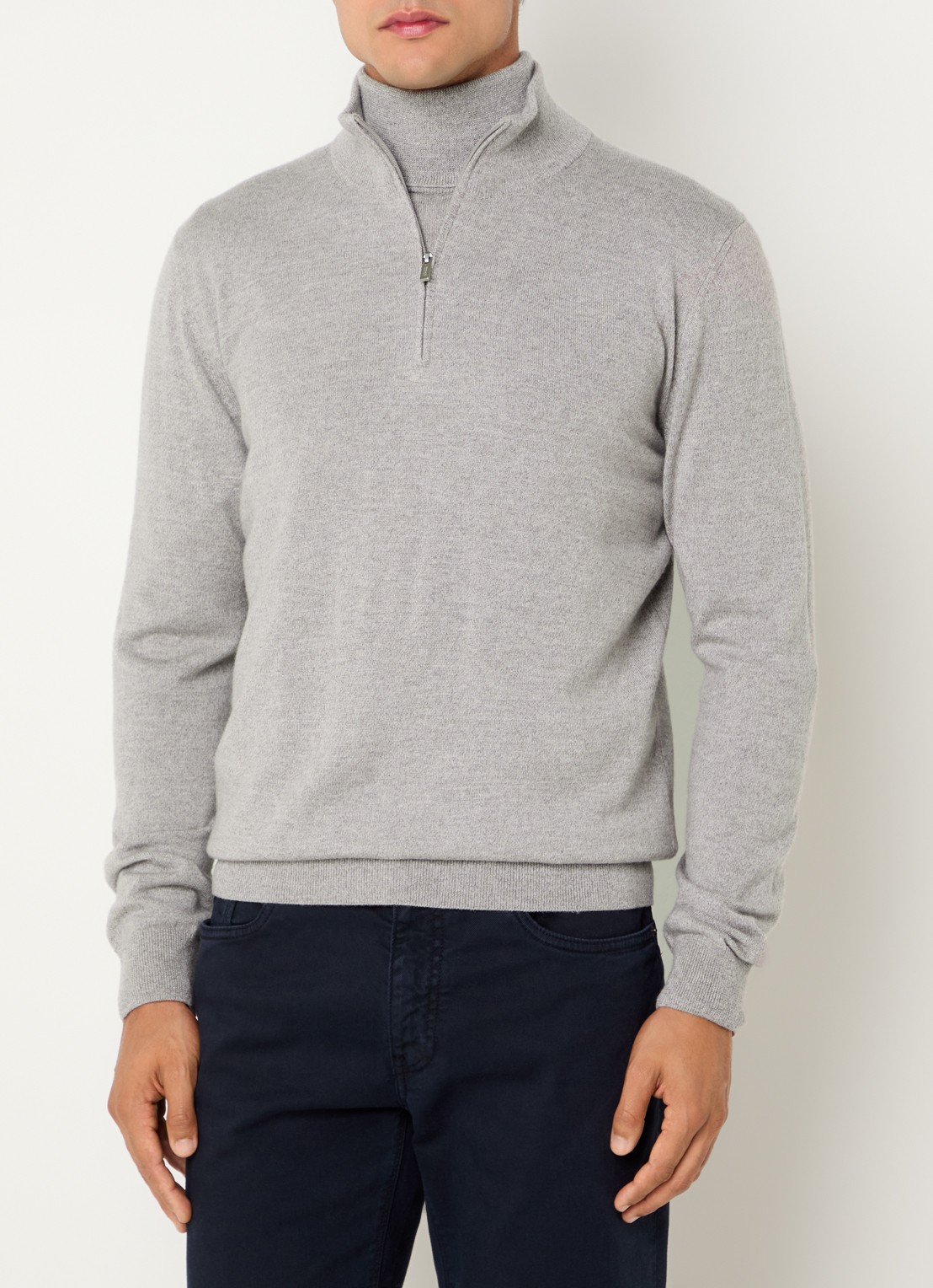 Boggi Milano Fijngebreide pullover van wol met halve rits - detail 4 lichtgrijs