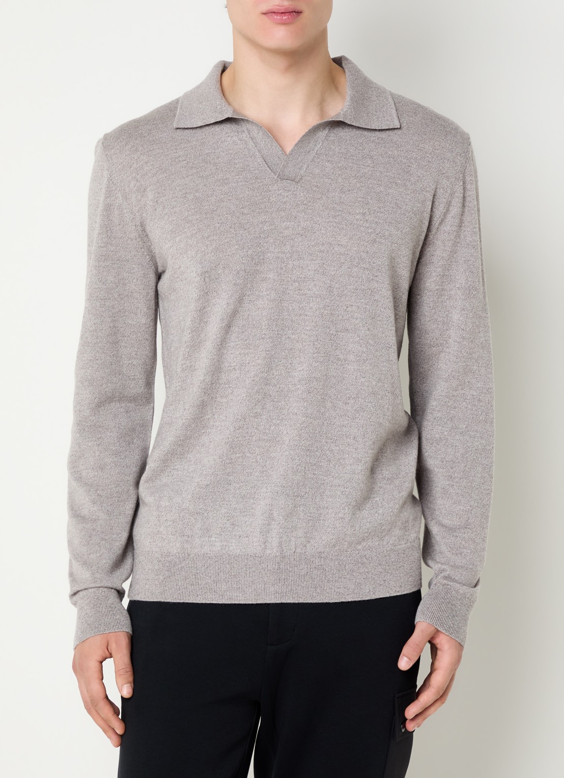 Boggi Milano Fijngebreide trui van scheerwol met kraag - detail 4 taupe