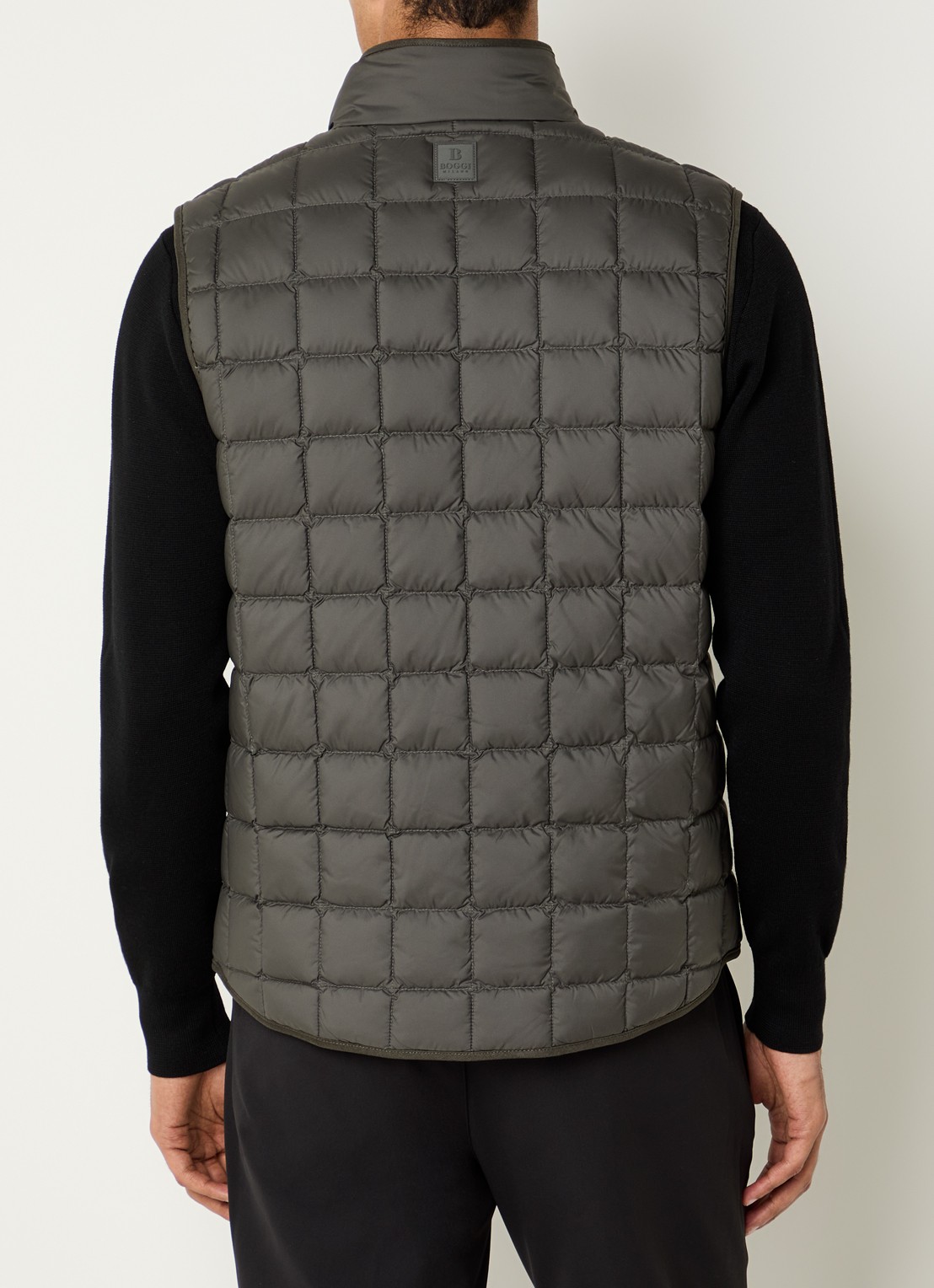 Boggi Milano Gewatteerde bodywarmer met donsvulling en waterafstotende coating - achterkant legergroen