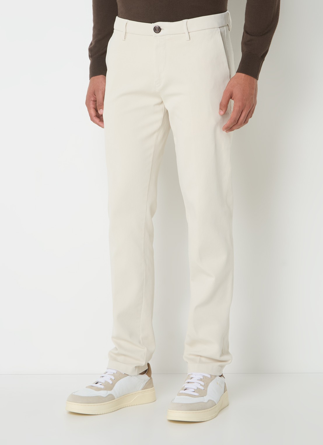 Boggi Milano Slim fit chino met steekzakken - detail 3 gebroken wit