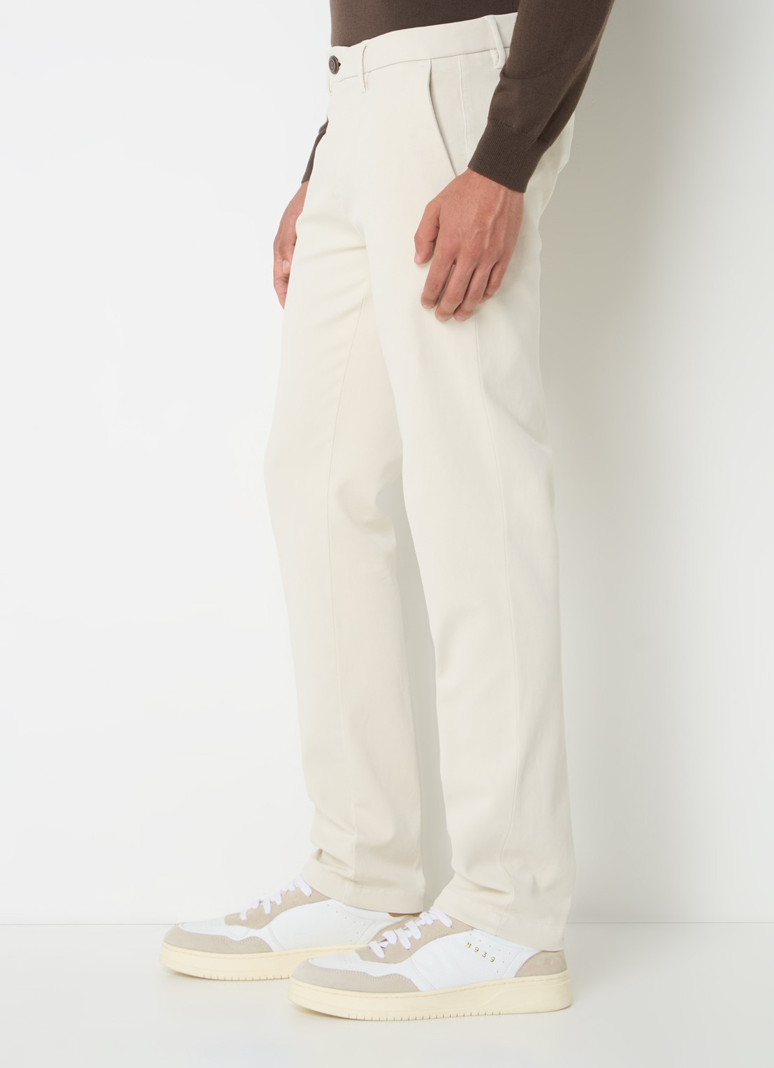 Boggi Milano Slim fit chino met steekzakken - detail 4 gebroken wit