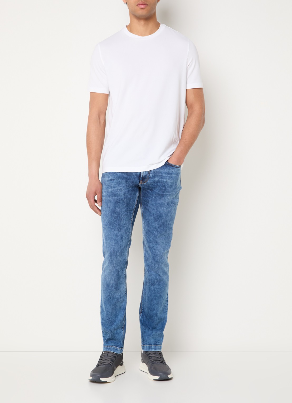 Boggi Milano Slim fit jeans met medium wassing - voorkant 2 indigo