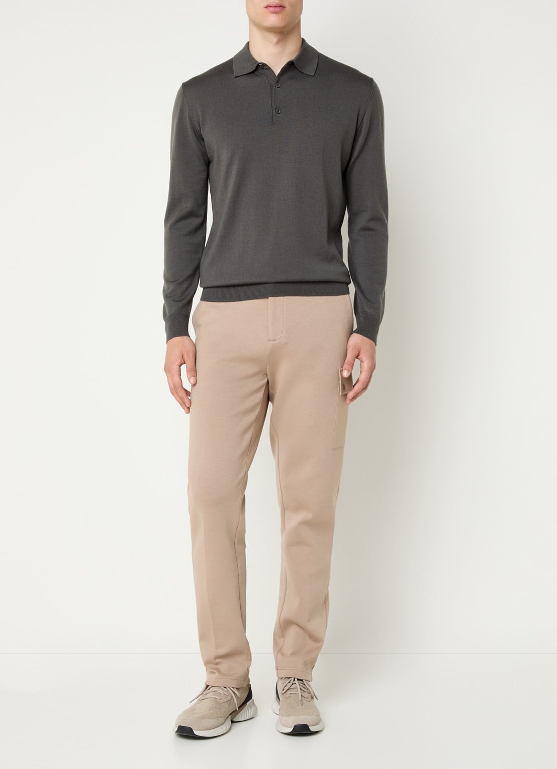 Boggi Milano Slim fit joggingbroek met klepzakken - voorkant 2 camel