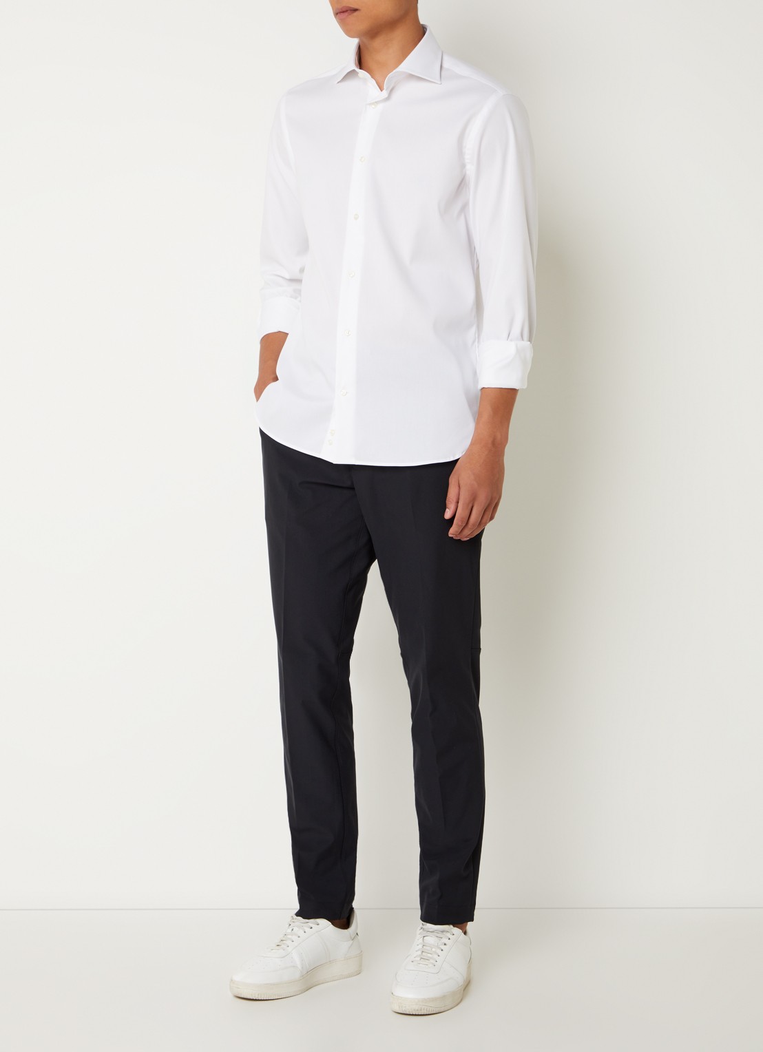 Boggi Milano Slim fit overhemd met cut away kraag  - voorkant 2 wit