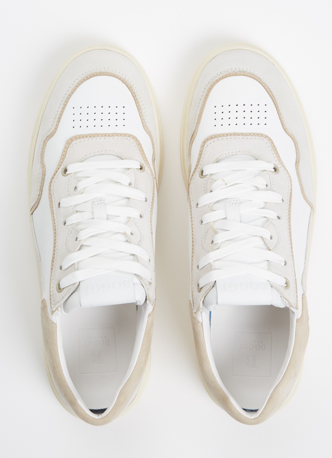 Boggi Milano Sneaker van leer met suède details - detail 3 beige