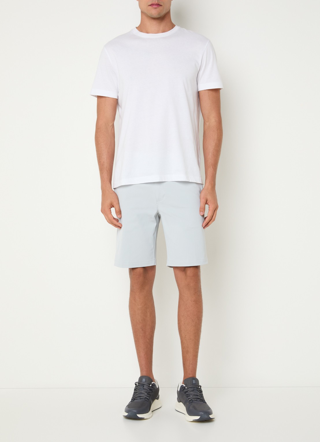 Boggi Milano Straight fit korte broek met steekzakken - voorkant 4 lichtgrijs