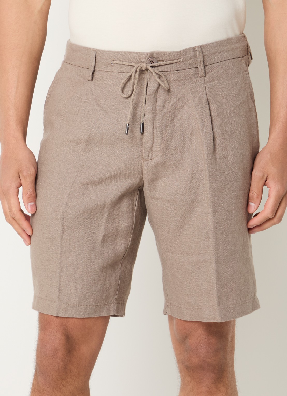 Boggi Milano Straight fit korte broek van linnen met steekzakken - detail 3 zand