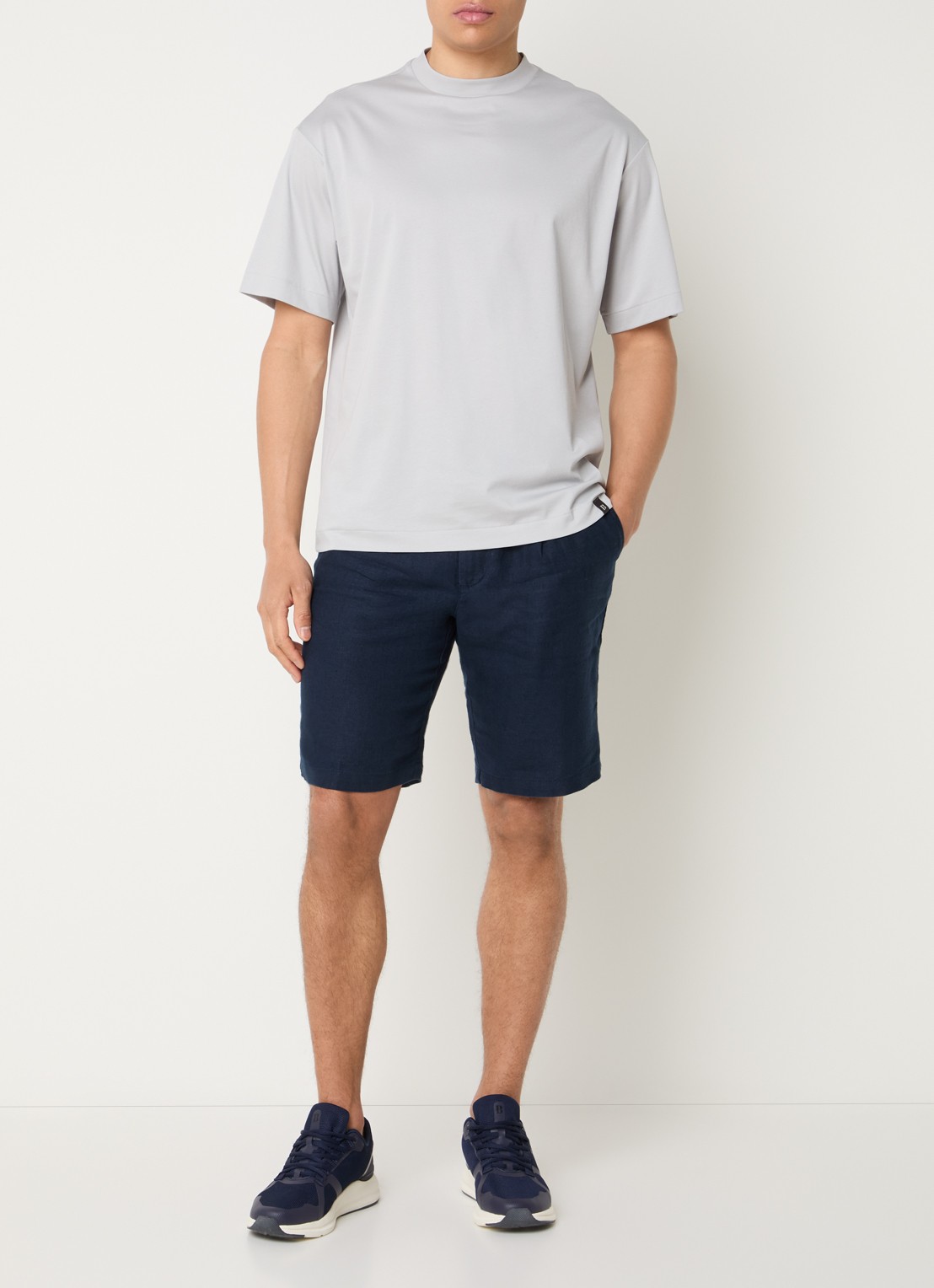 Boggi Milano Straight fit korte broek van linnen met steekzakken - voorkant 4 donkerblauw