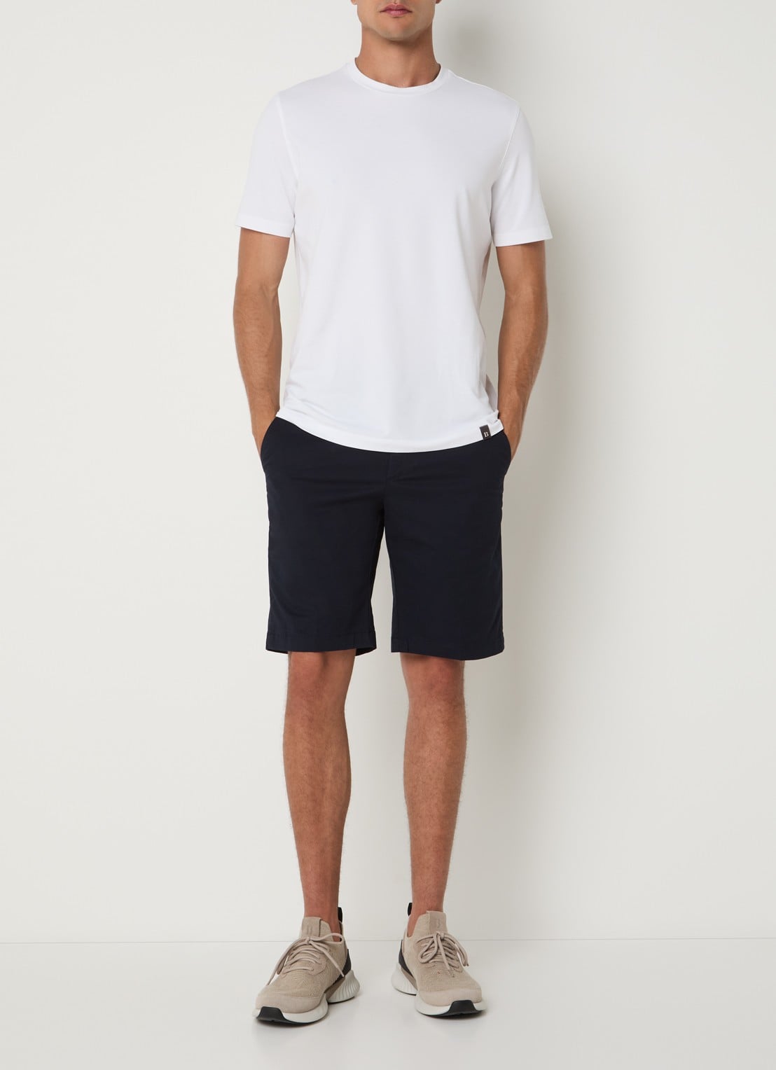 Boggi Milano Straight fit korte chino met steekzakken - voorkant 2 donkerblauw
