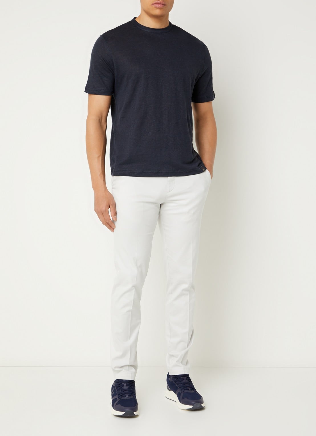 Boggi Milano T-shirt in linnenblend met ronde hals - voorkant 4 donkerblauw