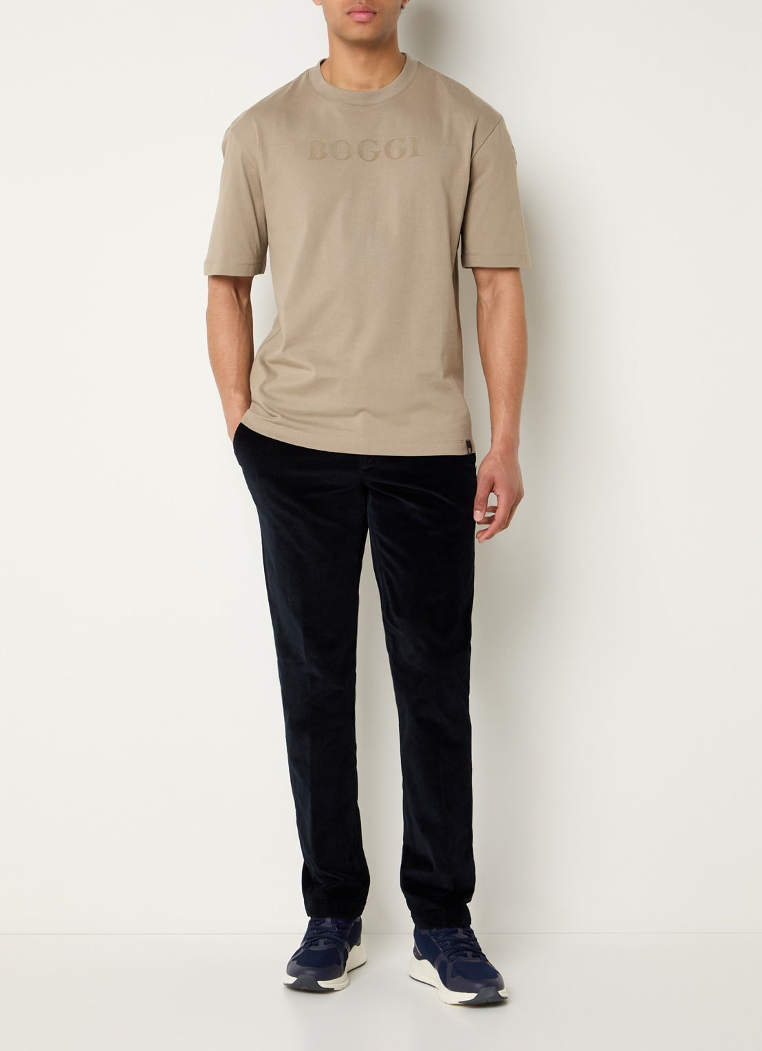 Boggi Milano T-shirt met ronde hals - voorkant 2 donkerbeige
