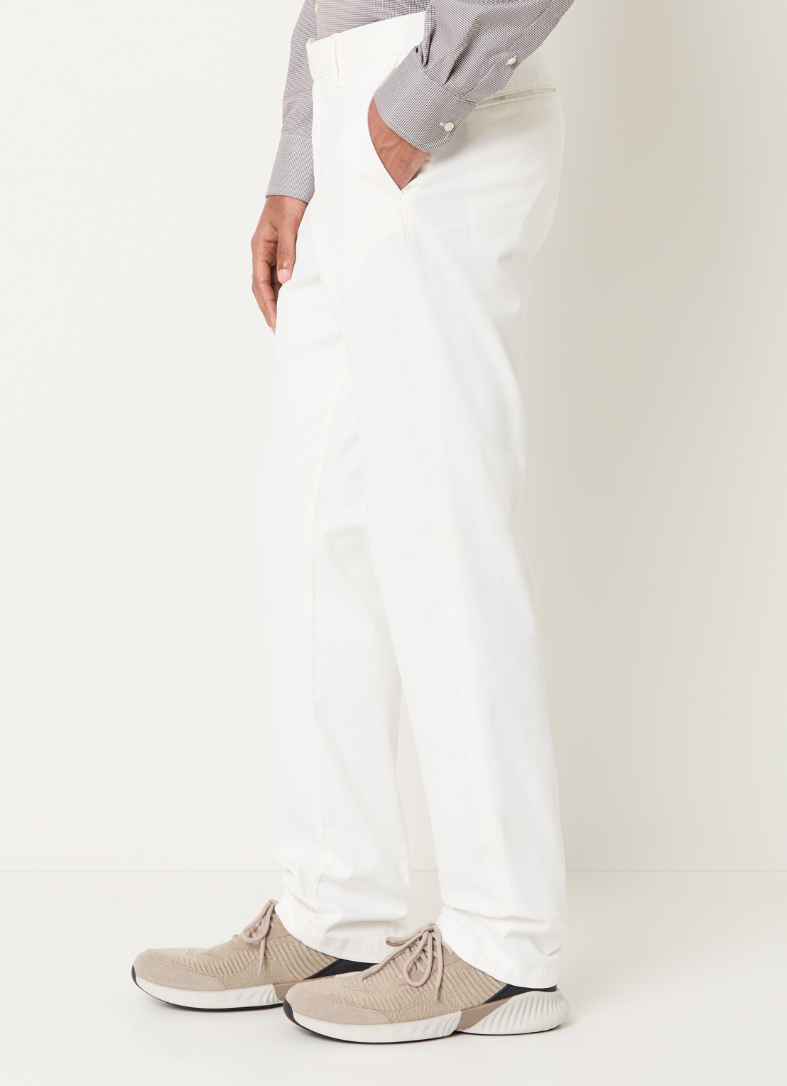 Boggi Milano Tapered fit pantalon met paspelzakken - detail 2 gebroken wit