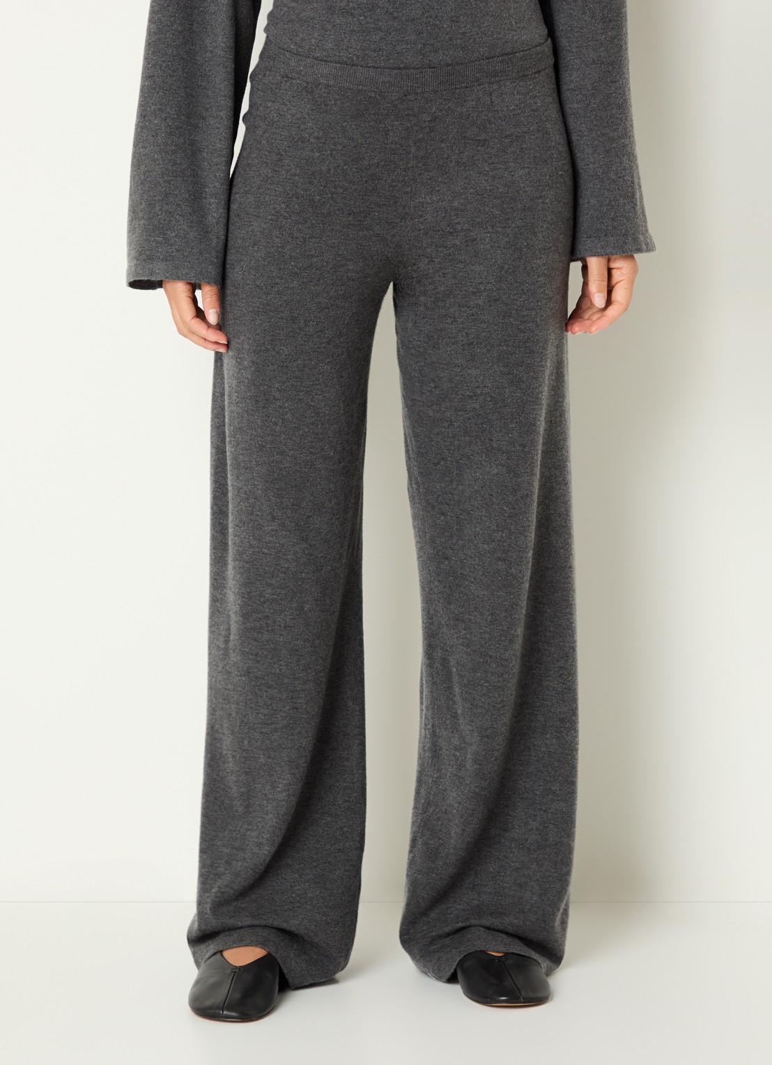 Boii Studios Geifa fijngebreide high waist straight fit broek - detail 4 antraciet