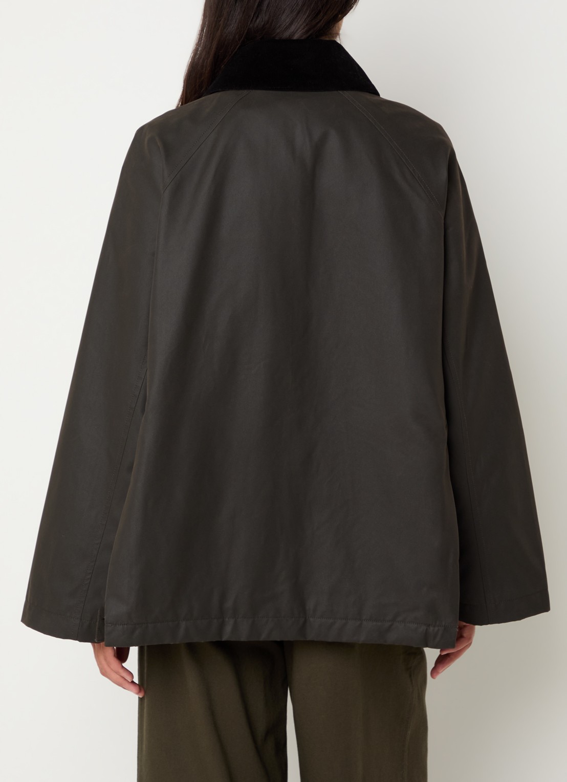Boii Studios Gertrud oversized jack met klepzakken  - achterkant 4 donkerbruin