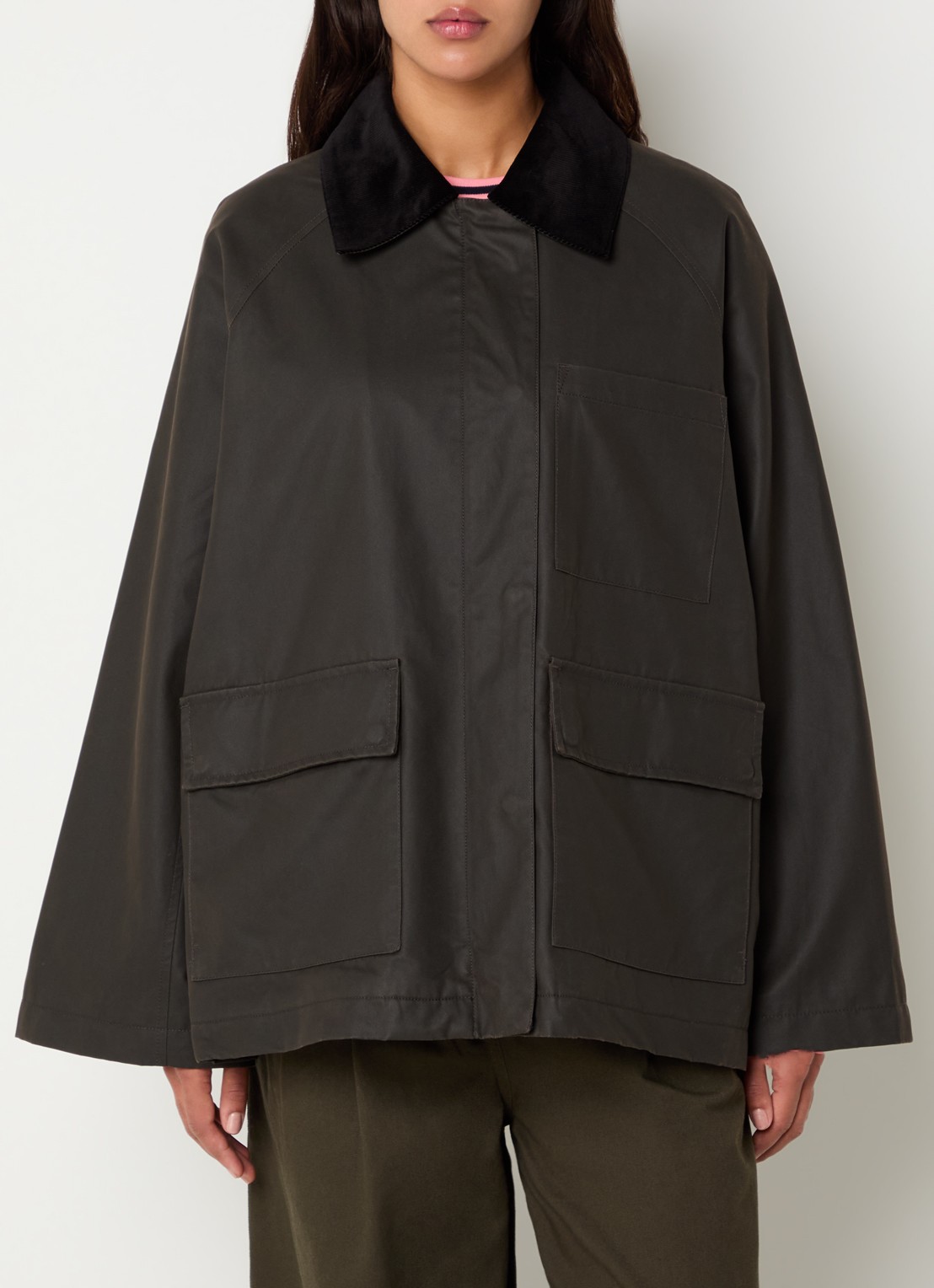Boii Studios Gertrud oversized jack met klepzakken  - detail donkerbruin